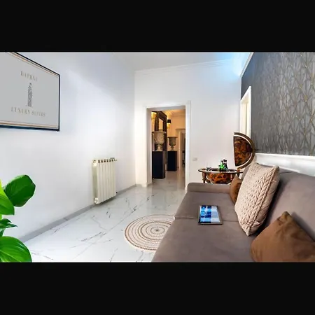 Daphne Trevi רומא