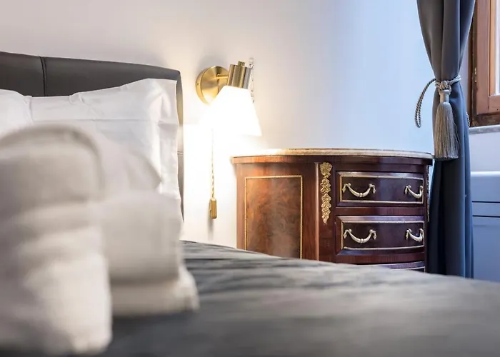 Daphne Trevi Couette-café Rome