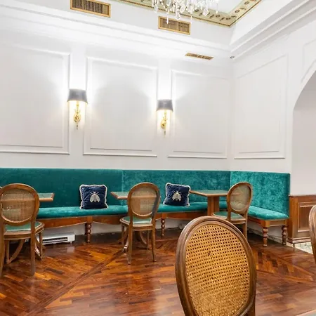 Oda ve Kahvaltı Daphne Trevi Roma