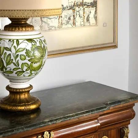 Oda ve Kahvaltı Daphne Trevi Roma